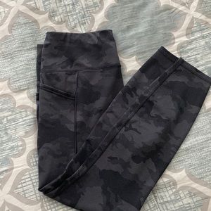 Camo pattern, ankle length workout leggings